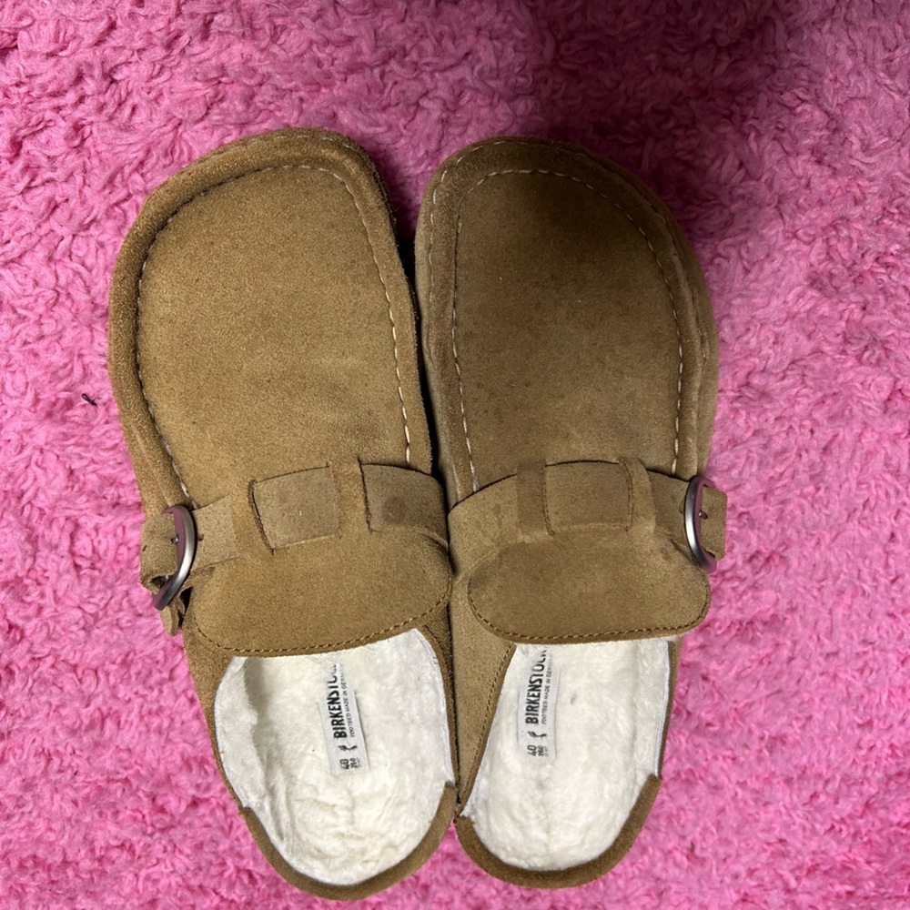 Women’s brown size 9 Birkenstock clogs